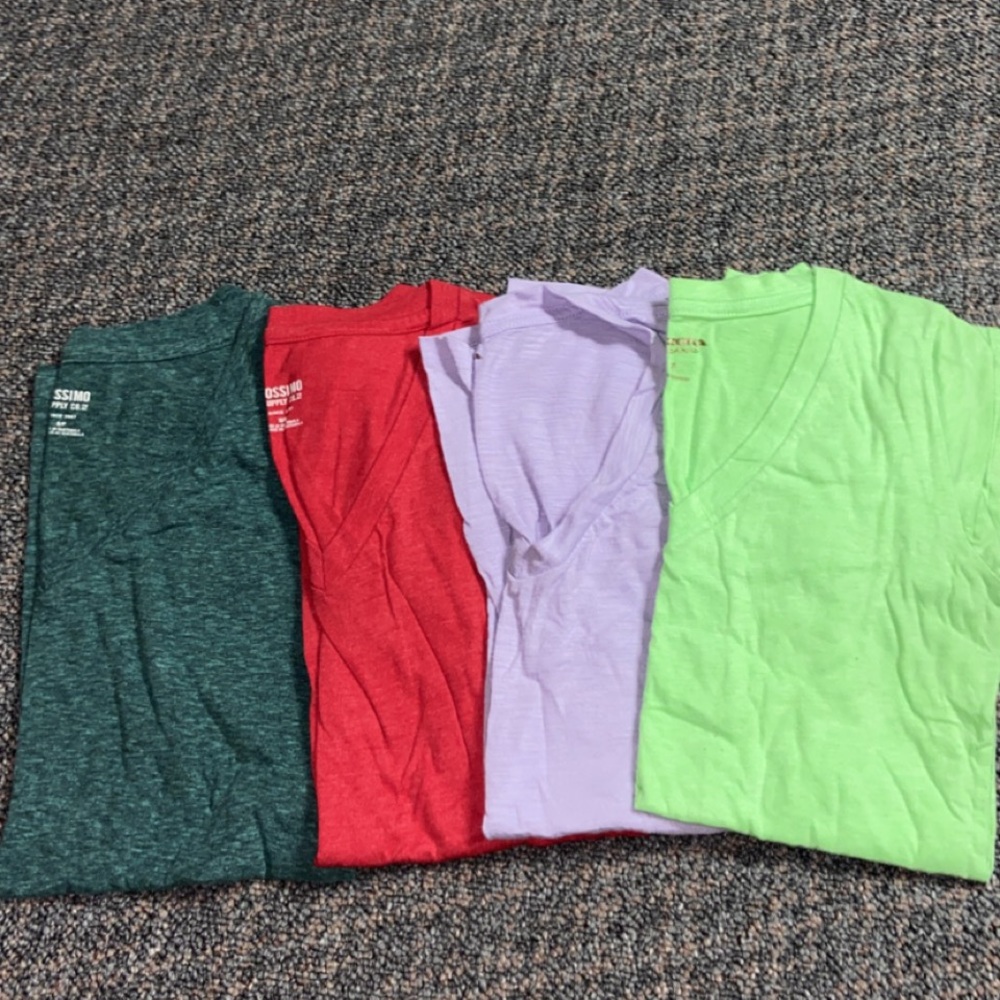 Lot of 4 V-necks